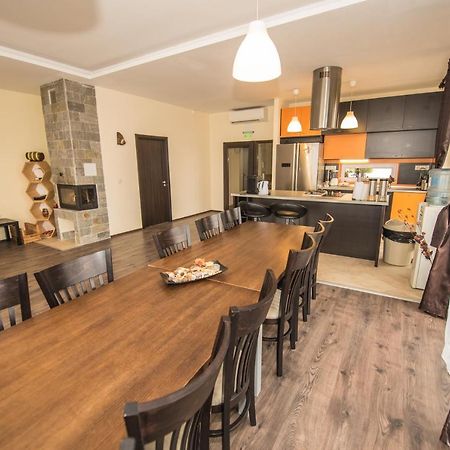 Vakarel Residence Bagian luar foto