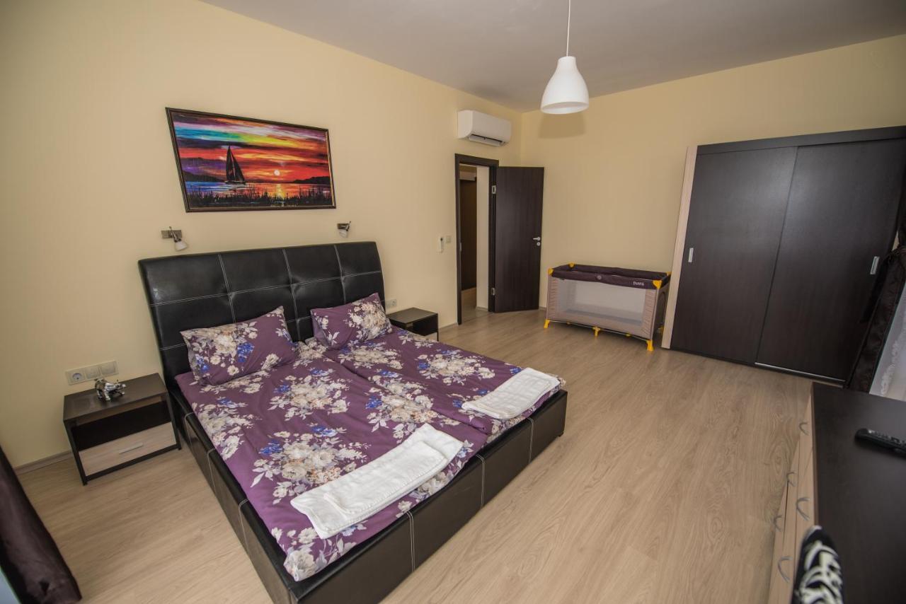 Vakarel Residence Bagian luar foto