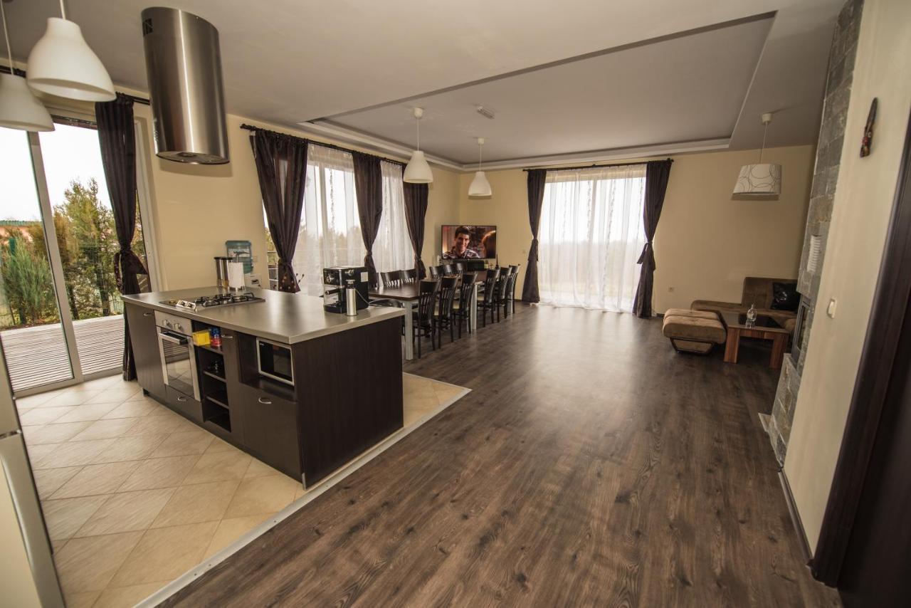 Vakarel Residence Bagian luar foto
